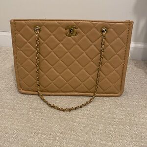 Elegant Quilted Shoulder Bag in Tan